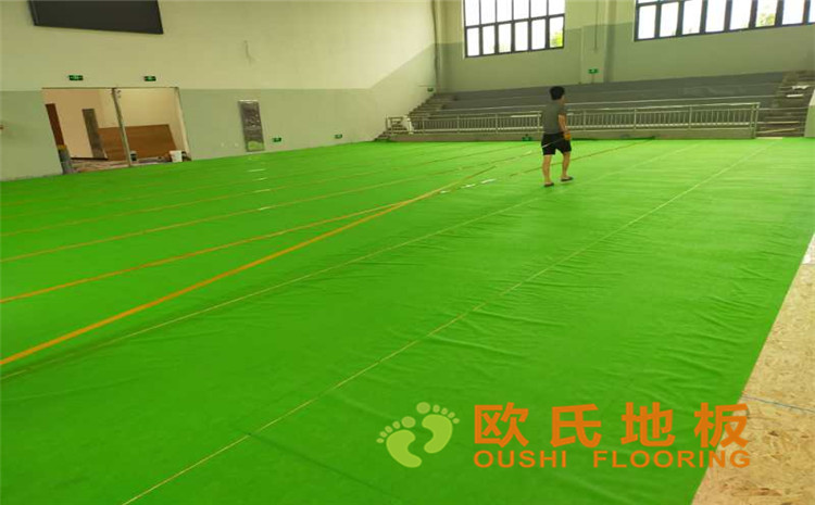 長沙縣湘龍街道石子高沙社區(qū)長沙軌道交通水渡河車輛段體育館木地板案例-歐氏運(yùn)動(dòng)木地板廠家